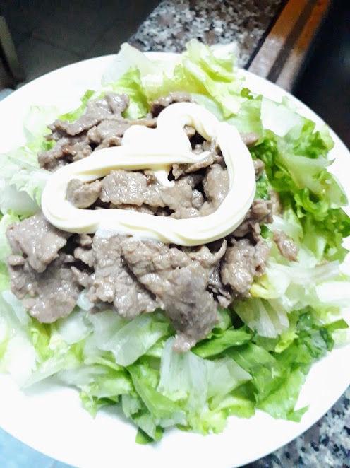 Salat thịt bò cho con ăn nhiều rau hơn
